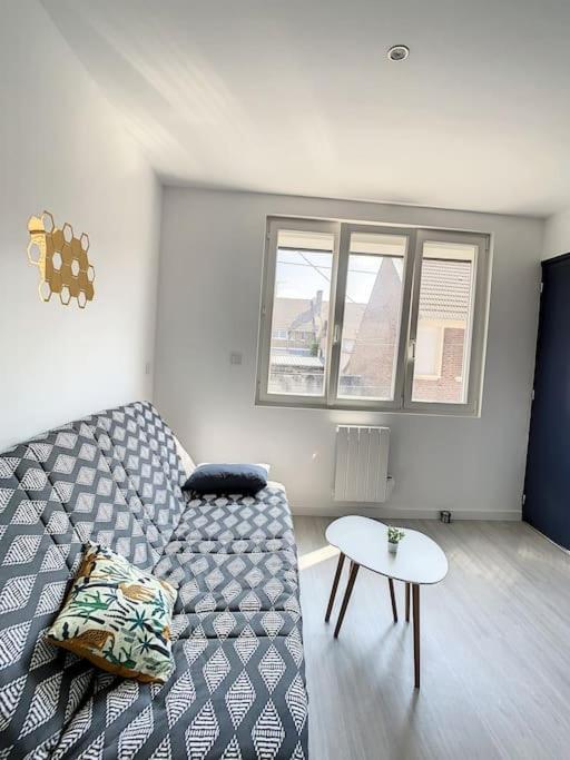 Cosy T2 Wifi Parking Proche Gare Centre Ville Saint-Quentin  Exteriér fotografie
